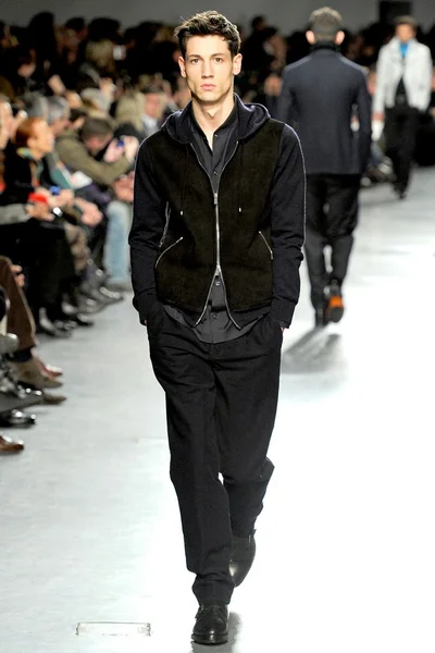 Look 14